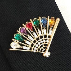 Vintage Crown Trifari DEAREST Rhinestone Fan Brooch Pin - Rare Find!